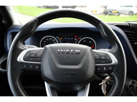 Iveco Daily 35C14V 2.3 352 H2 PB Edition Adaptieve Cruise, Camera, LED, Automaat, Clima, 3500kg Trekgewicht, Multimedia, Uniek!
