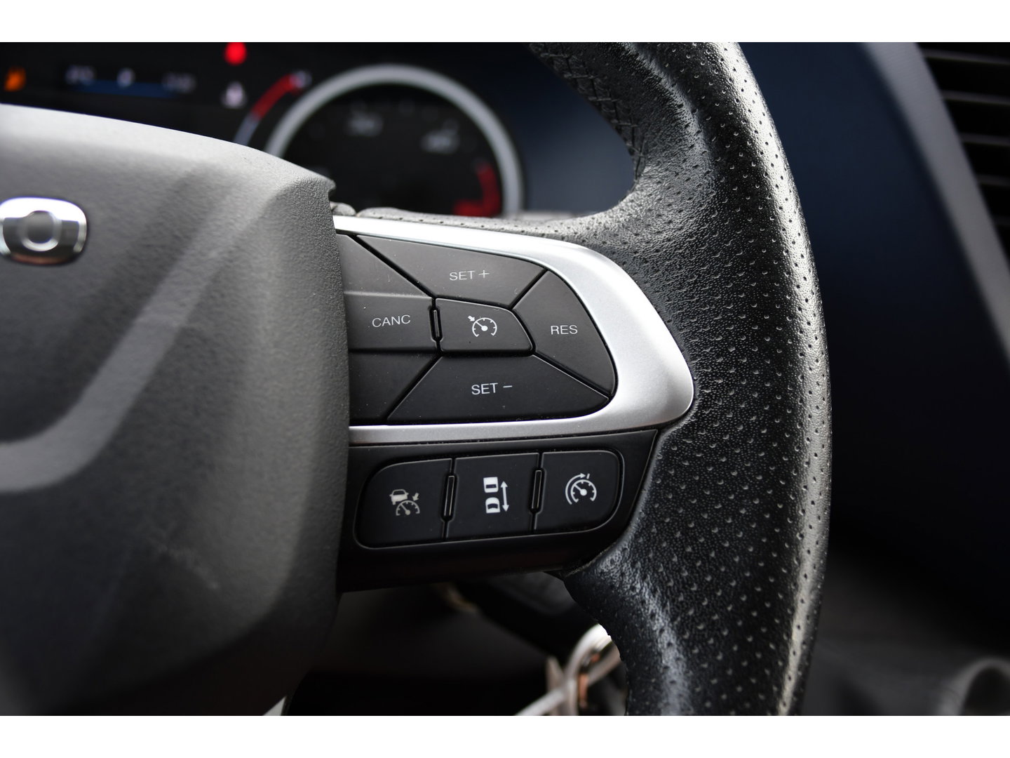 Iveco Daily 35C14V 2.3 352 H2 PB Edition Adaptieve Cruise, Camera, LED, Automaat, Clima, 3500kg Trekgewicht, Multimedia, Uniek!
