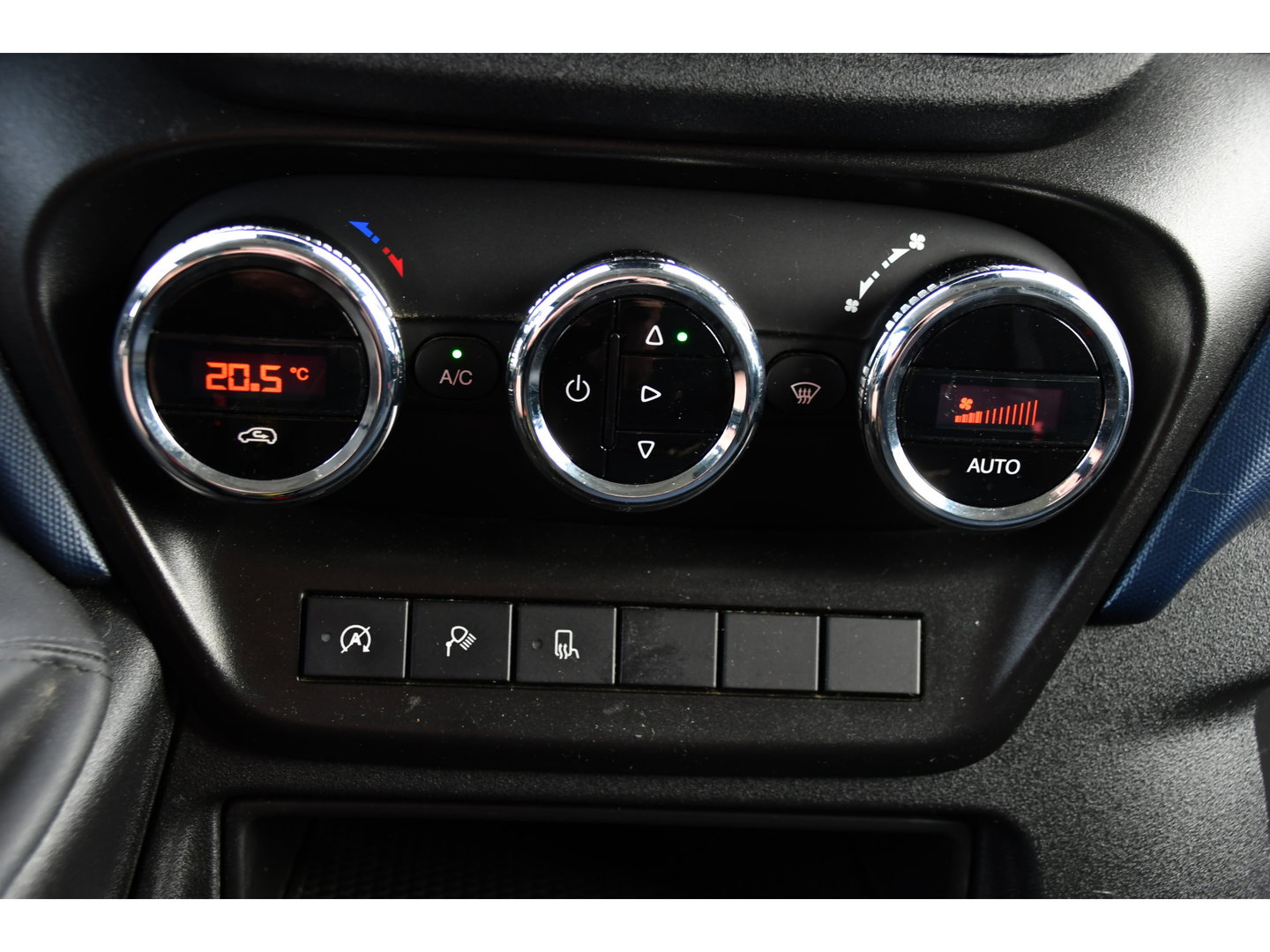 Iveco Daily 35C14V 2.3 352 H2 PB Edition Adaptieve Cruise, Camera, LED, Automaat, Clima, 3500kg Trekgewicht, Multimedia, Uniek!
