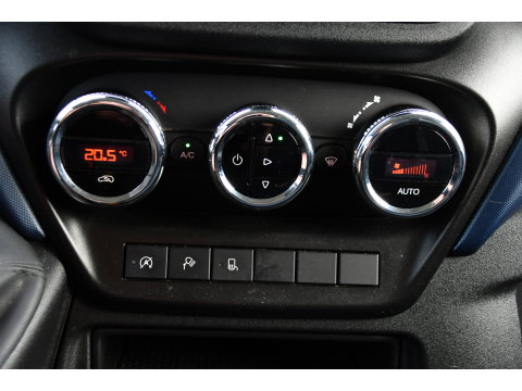 Iveco Daily 35C14V 2.3 352 H2 PB Edition Adaptieve Cruise, Camera, LED, Automaat, Clima, 3500kg Trekgewicht, Multimedia, Uniek!