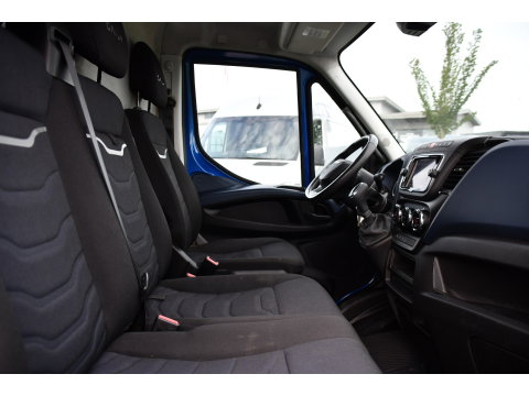 Iveco Daily 35C14V 2.3 352 H2 PB Edition Adaptieve Cruise, Camera, LED, Automaat, Clima, 3500kg Trekgewicht, Multimedia, Uniek!