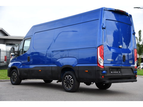 Iveco Daily 35C14V 2.3 352 H2 PB Edition Adaptieve Cruise, Camera, LED, Automaat, Clima, 3500kg Trekgewicht, Multimedia, Uniek!