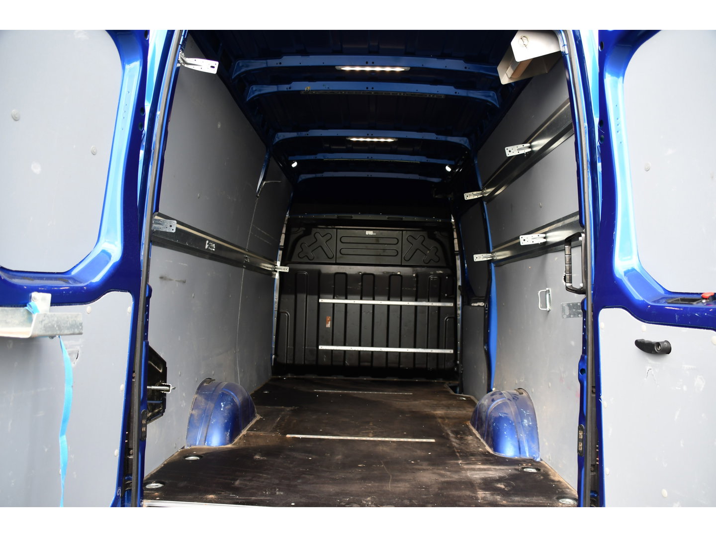 Iveco Daily 35C14V 2.3 352 H2 PB Edition Adaptieve Cruise, Camera, LED, Automaat, Clima, 3500kg Trekgewicht, Multimedia, Uniek!