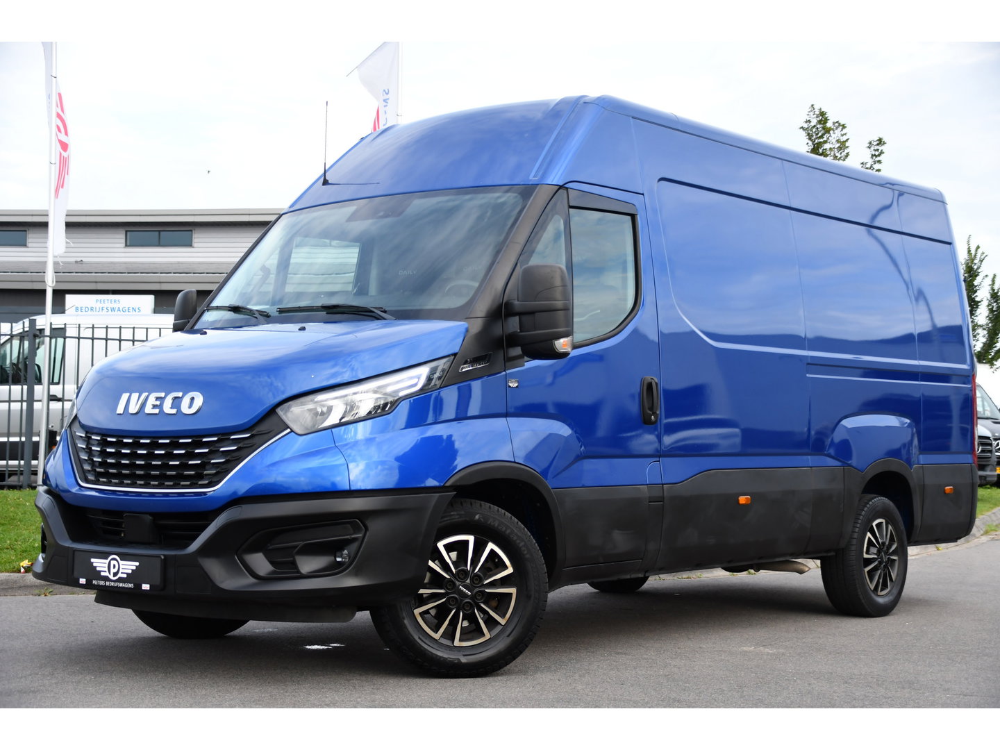 Iveco Daily 35C14V 2.3 352 H2 PB Edition Adaptieve Cruise, Camera, LED, Automaat, Clima, 3500kg Trekgewicht, Multimedia, Uniek!
