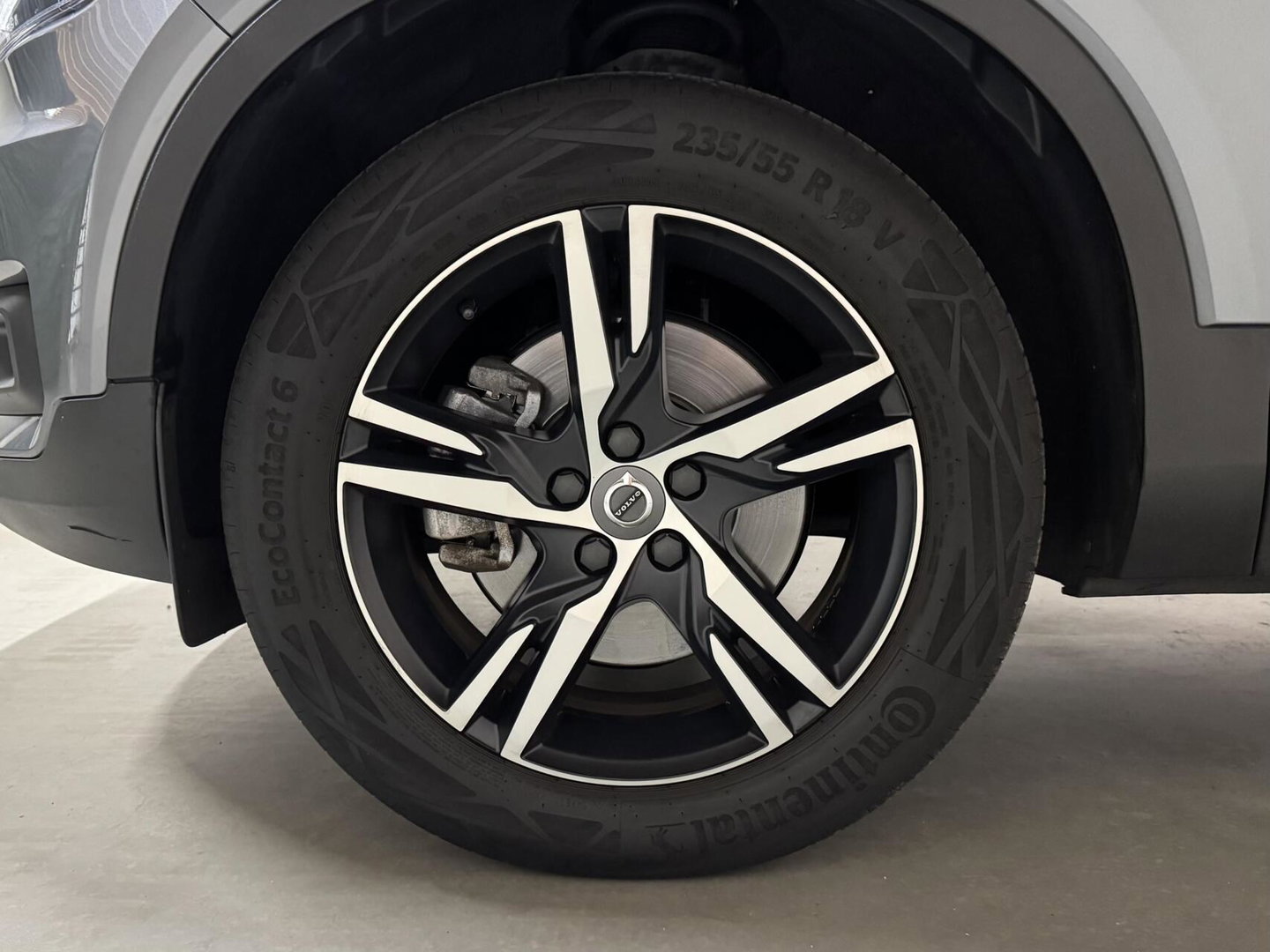 Volvo XC40 2.0 T4 R-Design Pano Leer Autopilot Camera Trekh. NAP