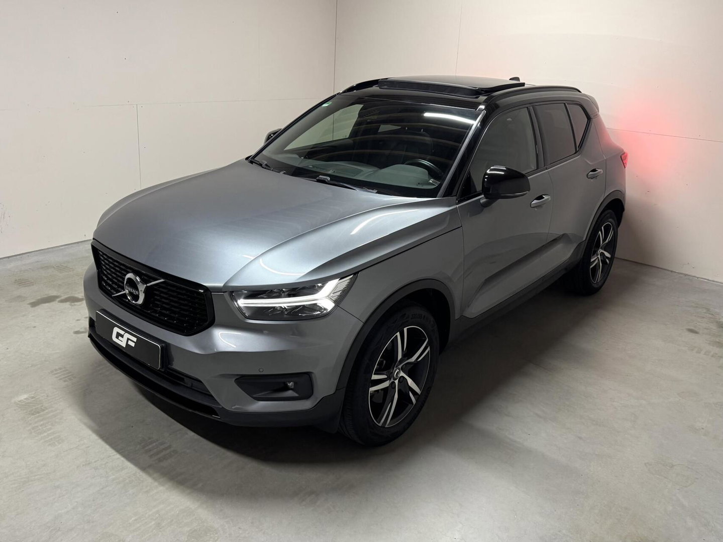 Volvo XC40 2.0 T4 R-Design Pano Leer Autopilot Camera Trekh. NAP