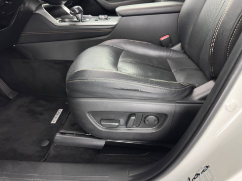 Mazda CX-60 2.5 e-SkyActiv PHEV Exclusive-Line [3-Fase] (Plug-in) (INCL.BTW) Aut. *LEATHER | HEAD-UP | FULL-LED | BLINDSPOT | HEATED/COOLD-COMFORTSEATS | MEMORY-PACK | DIGI-COCKPIT | KEYLESS | DAB | NAVI-FULLMAP | CAMERA | CARPLAY | SHIFTPADDLES*