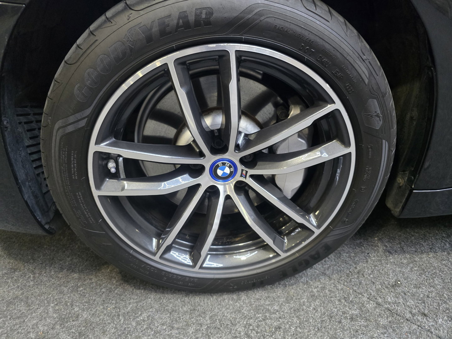 BMW 5 Serie 530e Business Edition M-Sport Plus HUD Navi LED Memory stoelv en koeling LM
