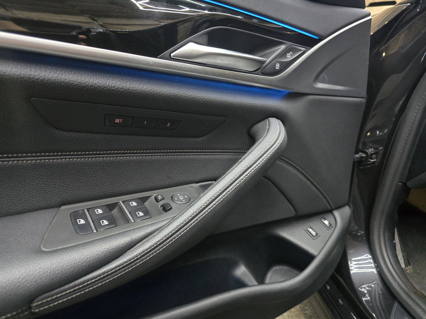 BMW 5 Serie 530e Business Edition M-Sport Plus HUD Navi LED Memory stoelv en koeling LM