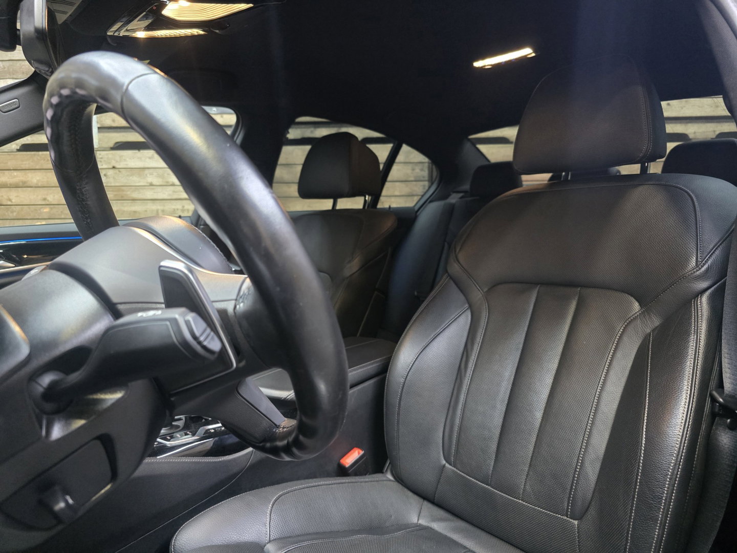 BMW 5 Serie 530e Business Edition M-Sport Plus HUD Navi LED Memory stoelv en koeling LM