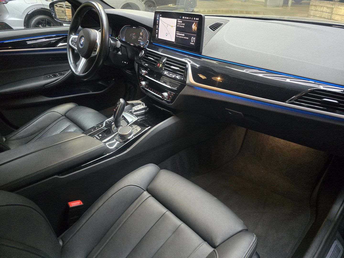BMW 5 Serie 530e Business Edition M-Sport Plus HUD Navi LED Memory stoelv en koeling LM