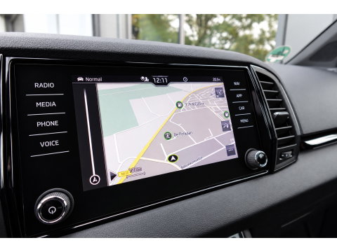 Škoda Karoq 1.5 TSI ACT Sportline Business KEYLESS CAM SFEER