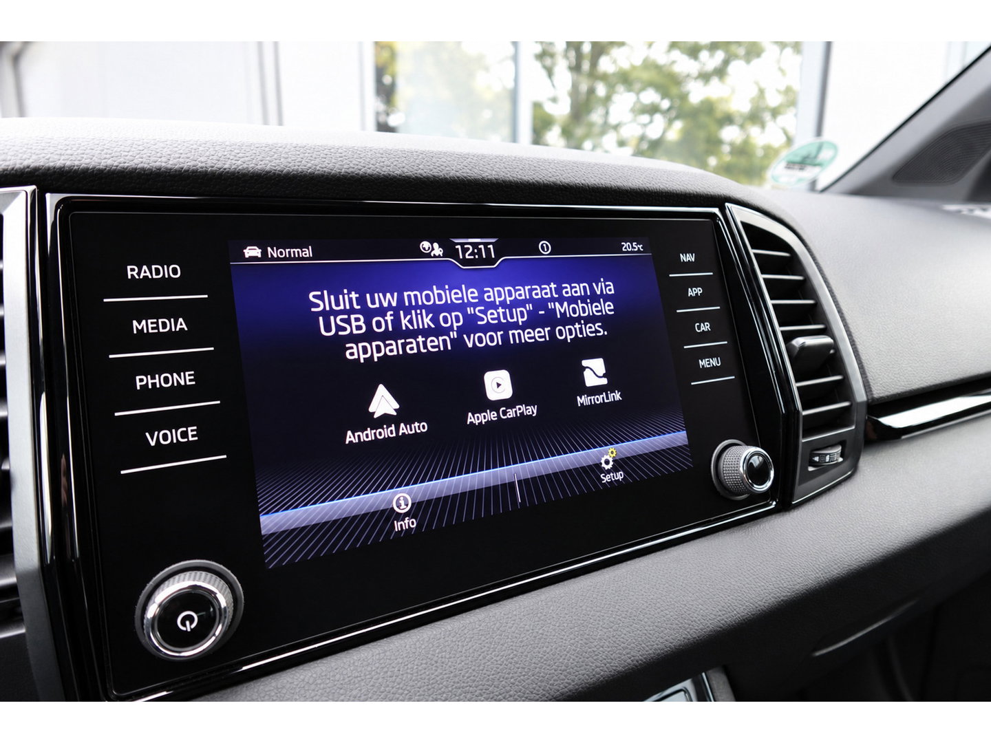 Škoda Karoq 1.5 TSI ACT Sportline Business KEYLESS CAM SFEER