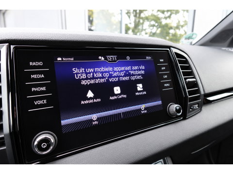 Škoda Karoq 1.5 TSI ACT Sportline Business KEYLESS CAM SFEER