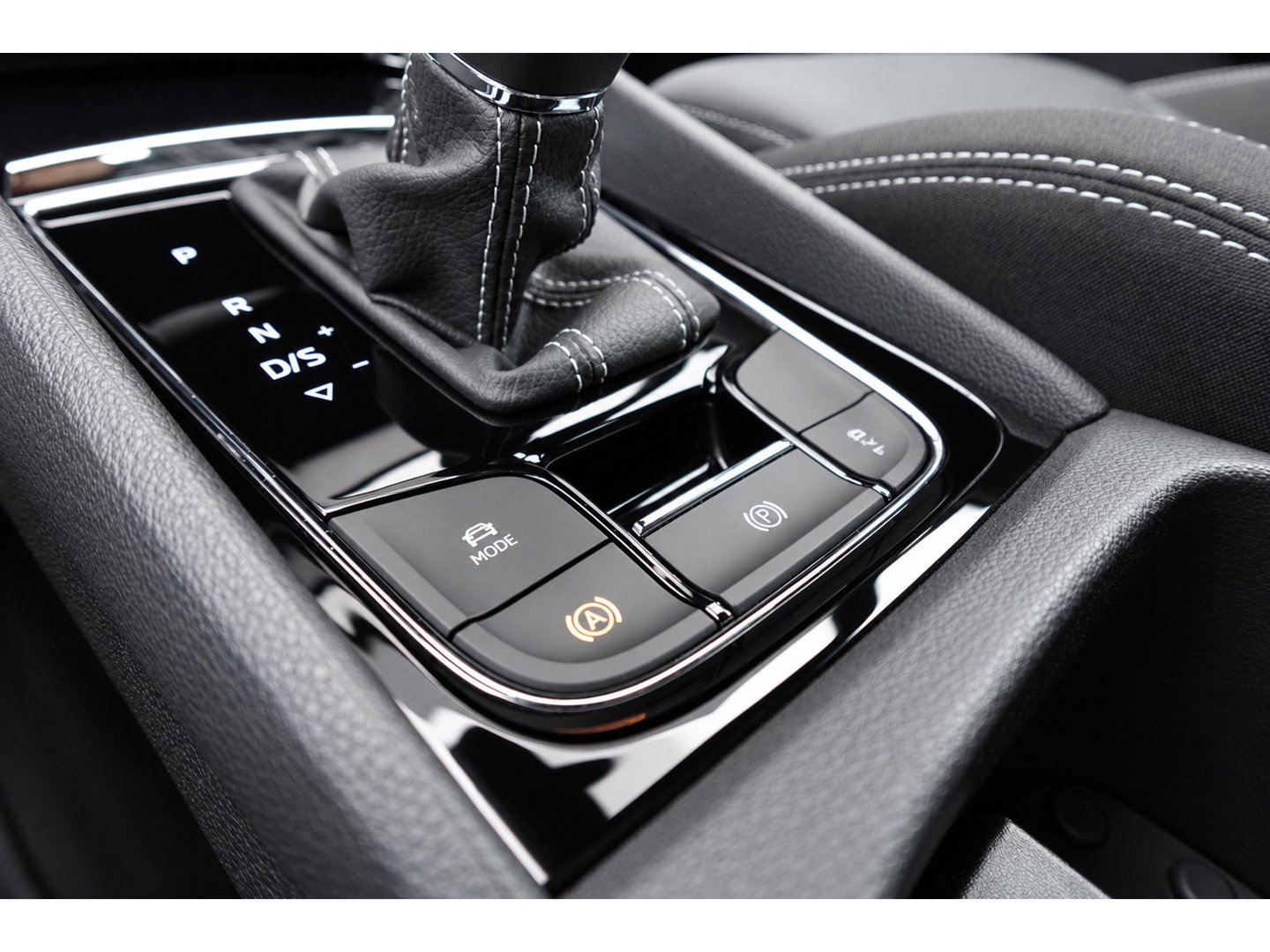 Škoda Karoq 1.5 TSI ACT Sportline Business KEYLESS CAM SFEER