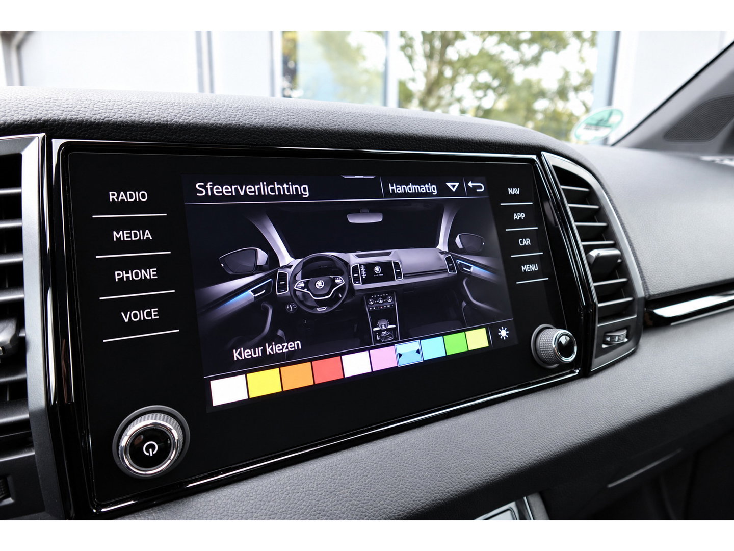 Škoda Karoq 1.5 TSI ACT Sportline Business KEYLESS CAM SFEER