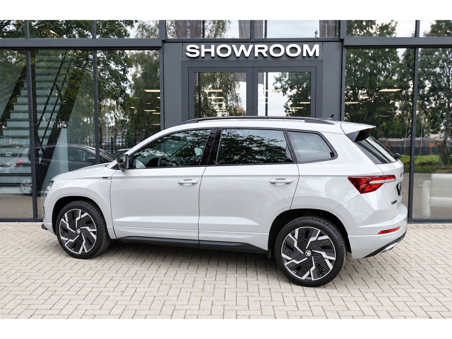 Škoda Karoq 1.5 TSI ACT Sportline Business KEYLESS CAM SFEER