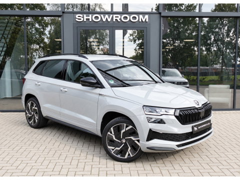 Škoda Karoq 1.5 TSI ACT Sportline Business KEYLESS CAM SFEER