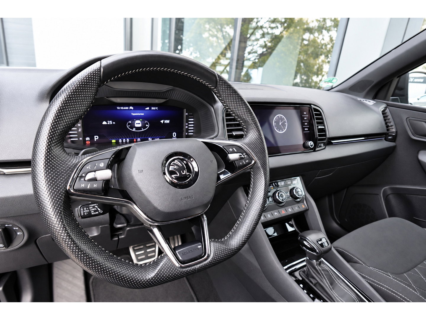 Škoda Karoq 1.5 TSI ACT Sportline Business KEYLESS CAM SFEER