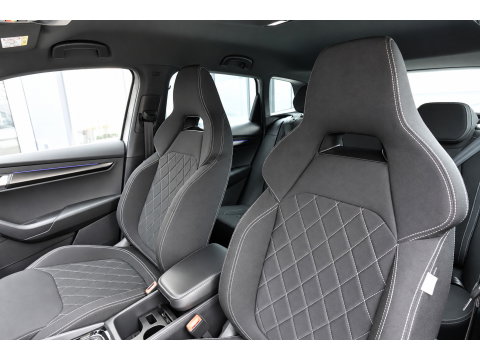 Škoda Karoq 1.5 TSI ACT Sportline Business KEYLESS CAM SFEER