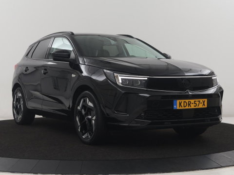 Opel Grandland 1.6 Turbo Plug-In GSE 300PK Hybrid4 4x4 Stoelverwarming | LED | Camera | Dodehoek Ass. | Adapt. cruise |