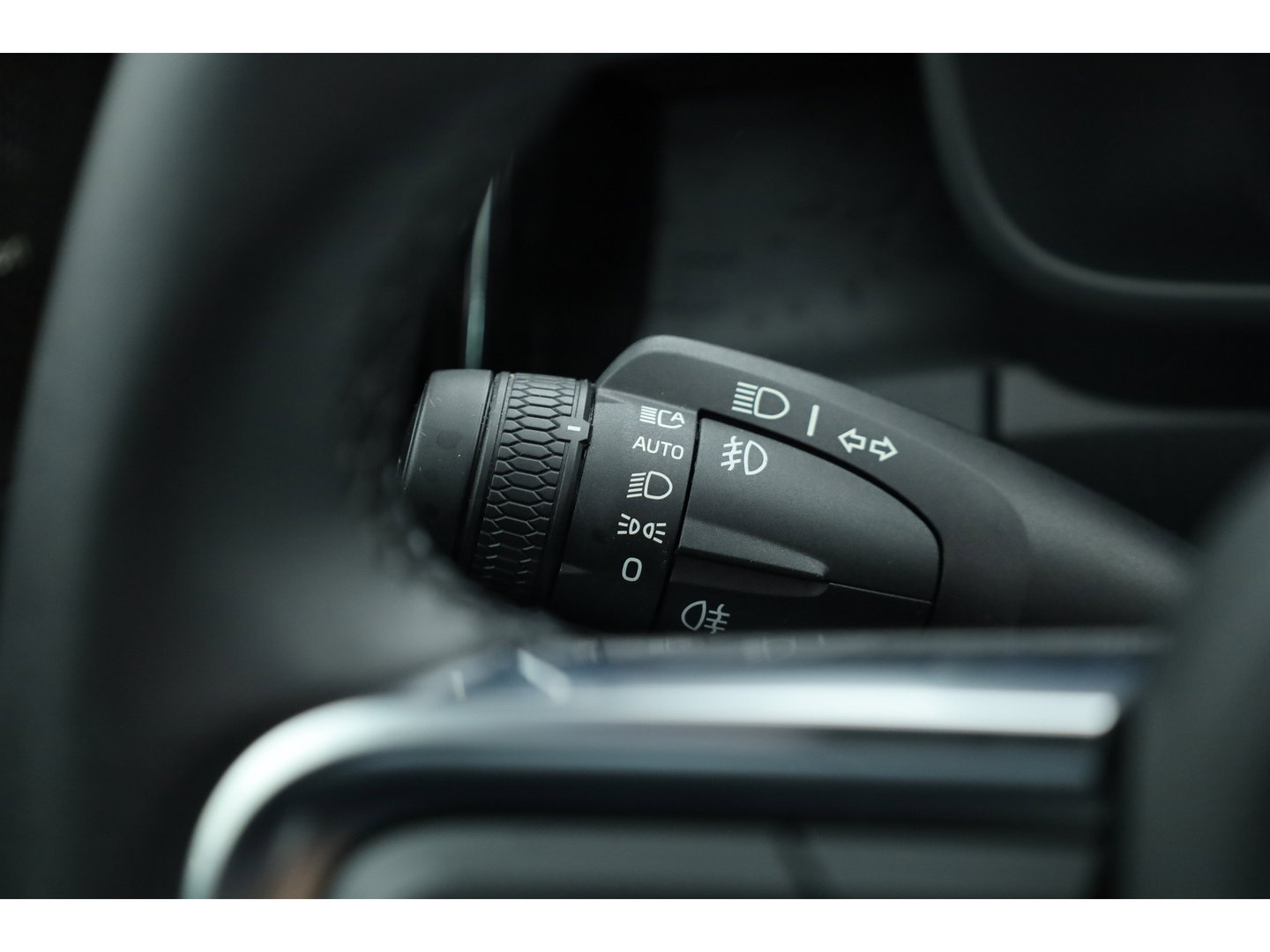 Volvo XC40 Single Motor Extended Range Ultimate 82 kWh | 572km WLTP | SOH 96% | Pano-dak | 360 camera | Elek. vers. stoelen | H&K Audio |