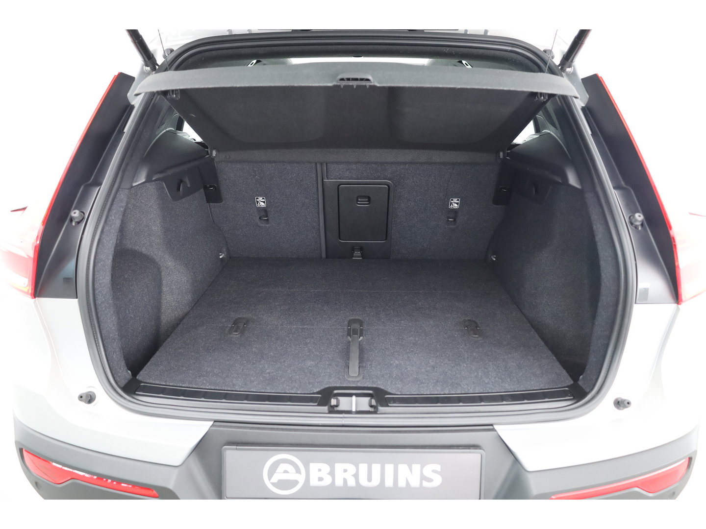 Volvo XC40 Single Motor Extended Range Ultimate 82 kWh | 572km WLTP | SOH 96% | Pano-dak | 360 camera | Elek. vers. stoelen | H&K Audio |