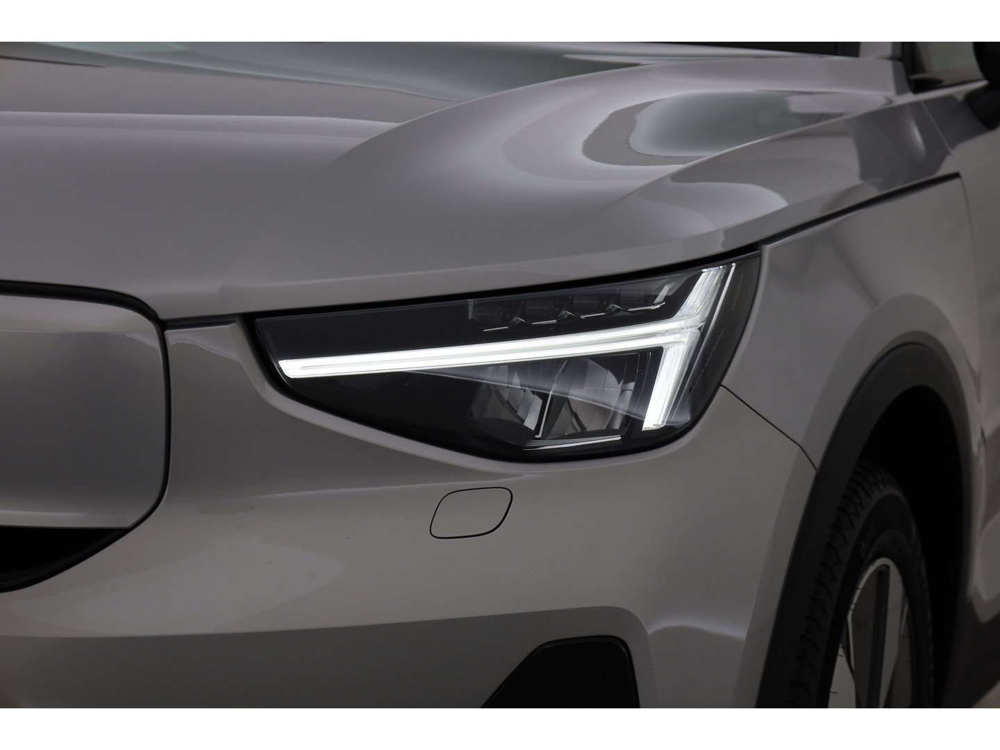 Volvo XC40 Single Motor Extended Range Ultimate 82 kWh | 572km WLTP | SOH 96% | Pano-dak | 360 camera | Elek. vers. stoelen | H&K Audio |
