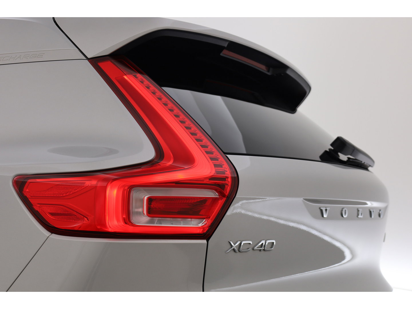 Volvo XC40 Single Motor Extended Range Ultimate 82 kWh | 572km WLTP | SOH 96% | Pano-dak | 360 camera | Elek. vers. stoelen | H&K Audio |