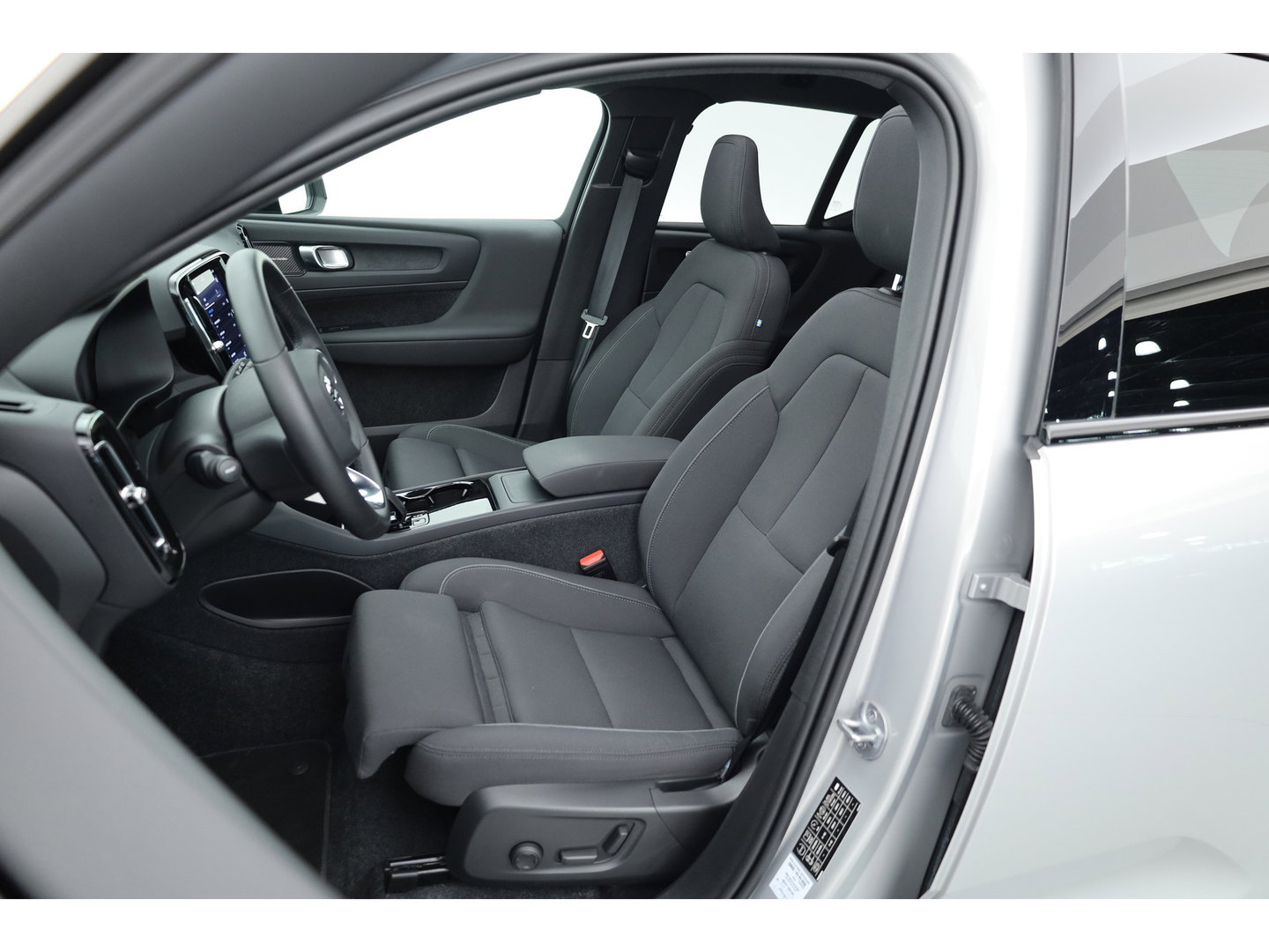 Volvo XC40 Single Motor Extended Range Ultimate 82 kWh | 572km WLTP | SOH 96% | Pano-dak | 360 camera | Elek. vers. stoelen | H&K Audio |