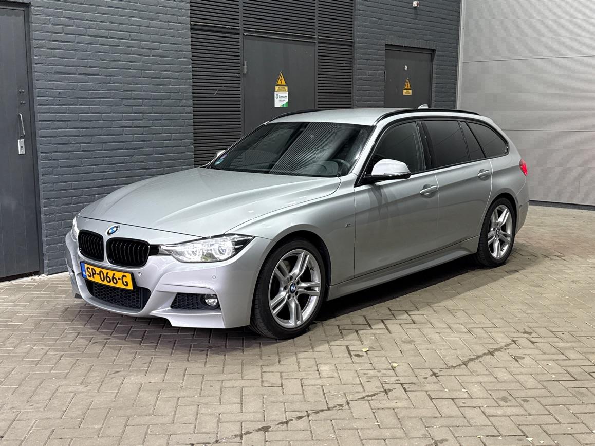 BMW 3 Serie Touring 330i Sport Executive | M-Sport | 18 inch | Leder | Dodehoek detectie | Camera