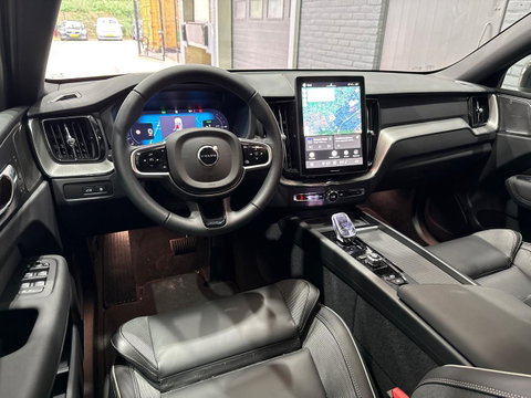 Volvo XC60 T8 Plus Black Edition | Harman/Kardon | Panoramadak | 360° Camera | BLIS | Trekhaak | Head-Up | ACC | 21 Inch