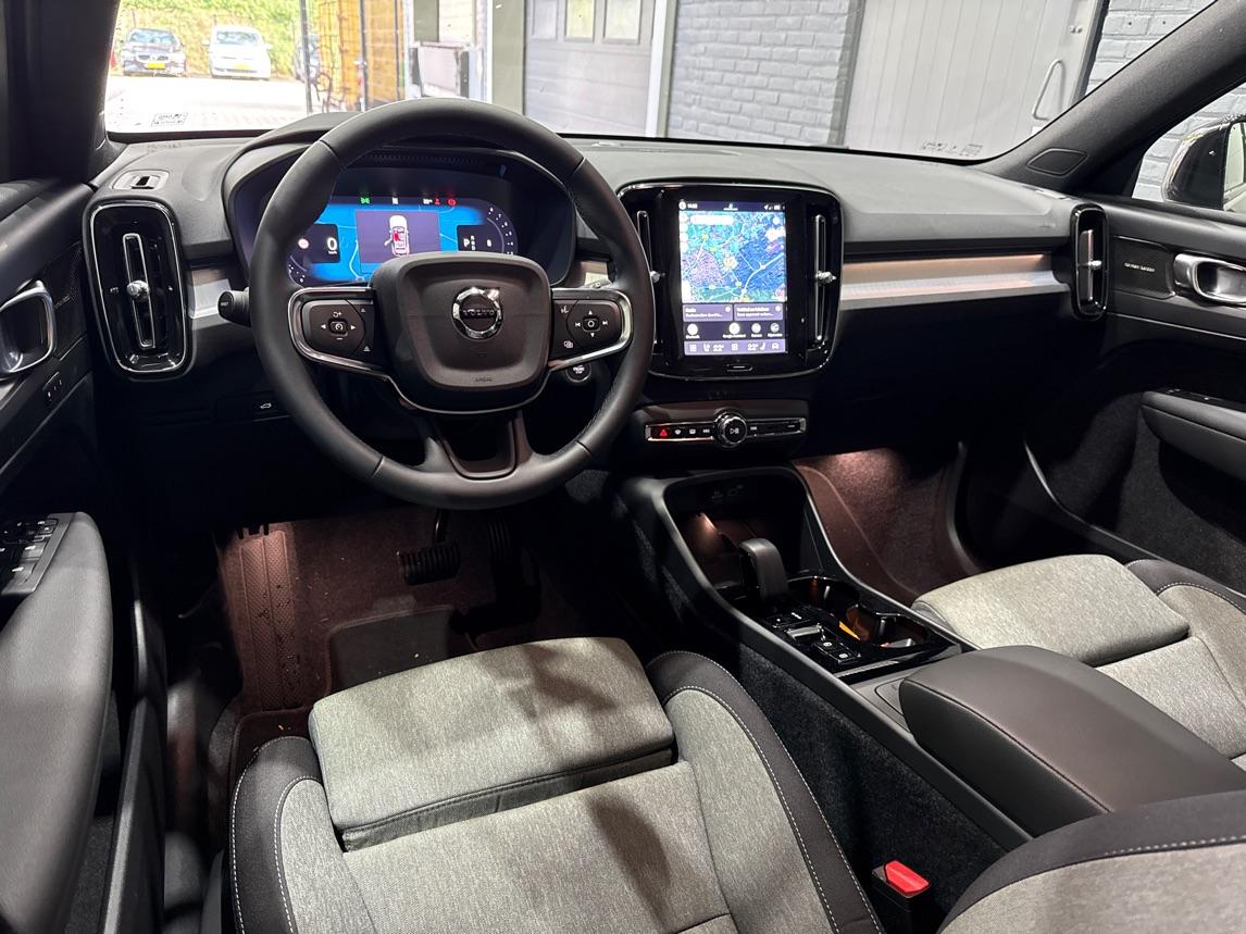 Volvo XC40 2.0 B3 Plus Dark | Harman/Kardon | ACC | 360° Camera | Memory | Keyless | Stoel+Stuurverwarming