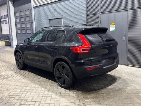 Volvo XC40 2.0 B3 Plus Black Edition | Pilot Assist | Harman/Kardon | BLIS | Stoel- stuurverwarming | 20 inch