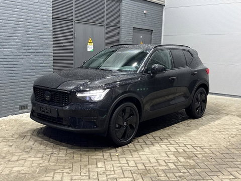 Volvo XC40 2.0 B3 Plus Black Edition | Pilot Assist | Harman/Kardon | BLIS | Stoel- stuurverwarming | 20 inch