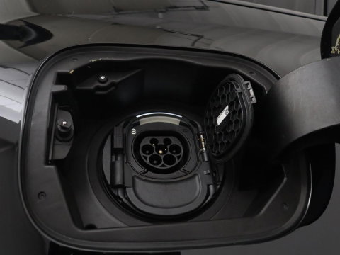 Mercedes-Benz B-Klasse 250 e Premium Plus AMG-Line | Camera | Navigatie | LED | Stoelverwarming |
