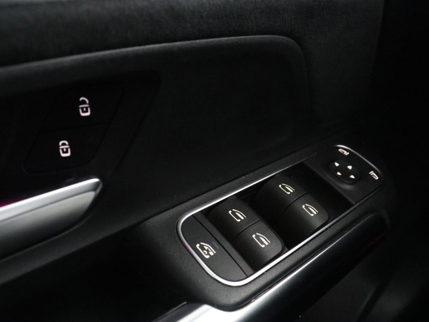 Mercedes-Benz B-Klasse 250 e Premium Plus AMG-Line | Camera | Navigatie | LED | Stoelverwarming |