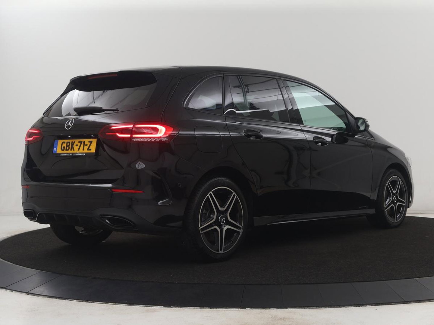 Mercedes-Benz B-Klasse 250 e Premium Plus AMG-Line | Camera | Navigatie | LED | Stoelverwarming |