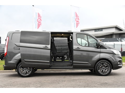 Ford Transit Custom 300 2.0 TDCI L2H1 DC Raptor Edition Limited Camera, Cruise, Carplay, 130pk, Automaat, Sensoren, Multimedia, 2 x Schuifdeur, UNIEK!