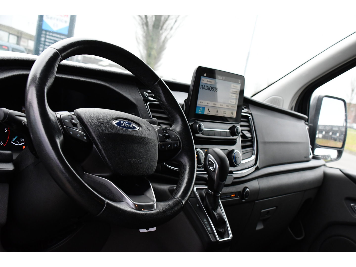 Ford Transit Custom 300 2.0 TDCI L2H1 DC Raptor Edition Limited Camera, Cruise, Carplay, 130pk, Automaat, Sensoren, Multimedia, 2 x Schuifdeur, UNIEK!
