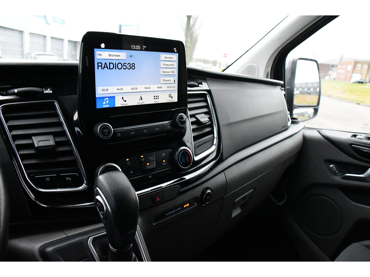 Ford Transit Custom 300 2.0 TDCI L2H1 DC Raptor Edition Limited Camera, Cruise, Carplay, 130pk, Automaat, Sensoren, Multimedia, 2 x Schuifdeur, UNIEK!