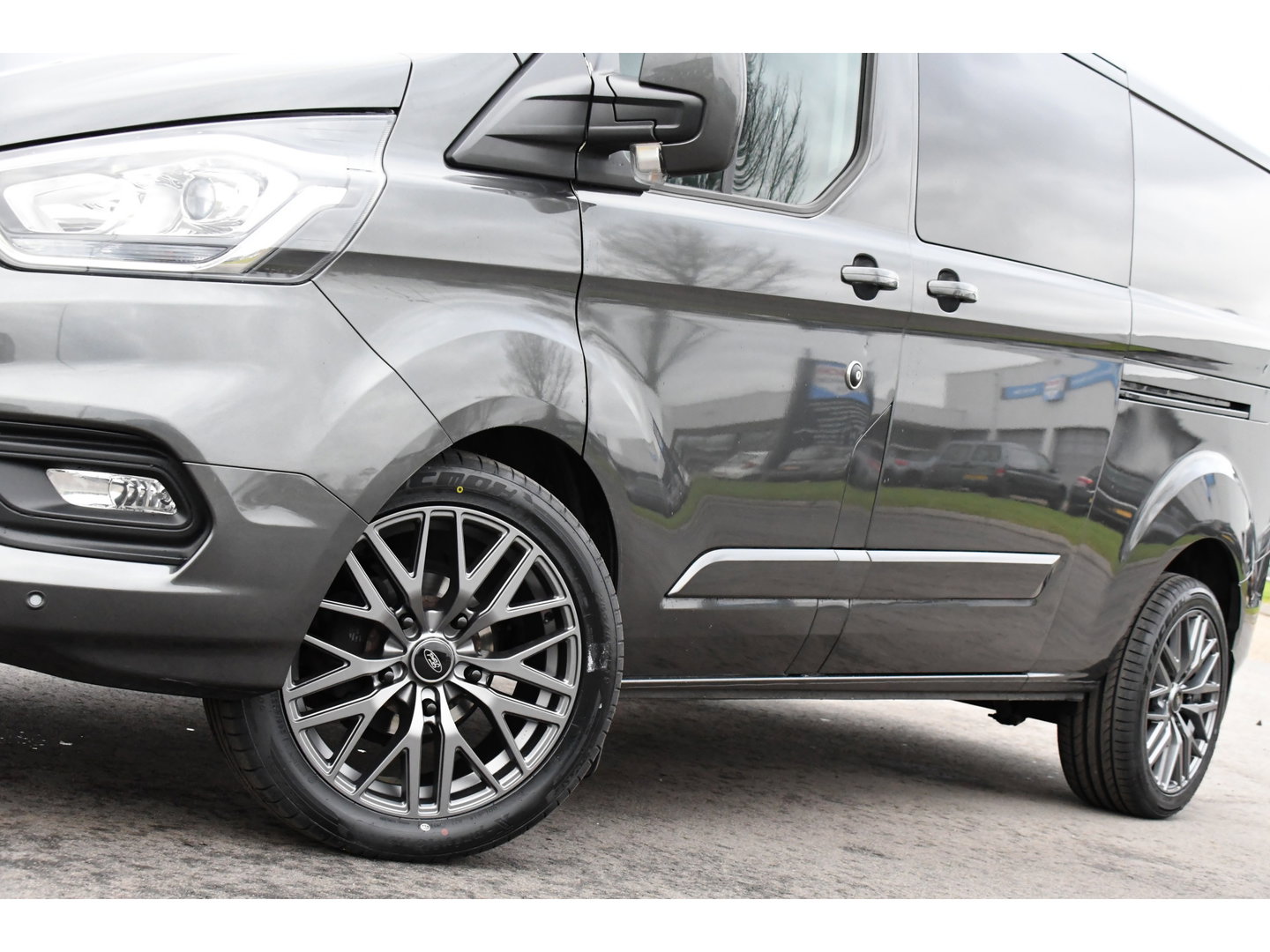Ford Transit Custom 300 2.0 TDCI L2H1 DC Raptor Edition Limited Camera, Cruise, Carplay, 130pk, Automaat, Sensoren, Multimedia, 2 x Schuifdeur, UNIEK!