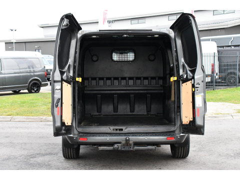 Ford Transit Custom 300 2.0 TDCI L2H1 DC Raptor Edition Limited Camera, Cruise, Carplay, 130pk, Automaat, Sensoren, Multimedia, 2 x Schuifdeur, UNIEK!