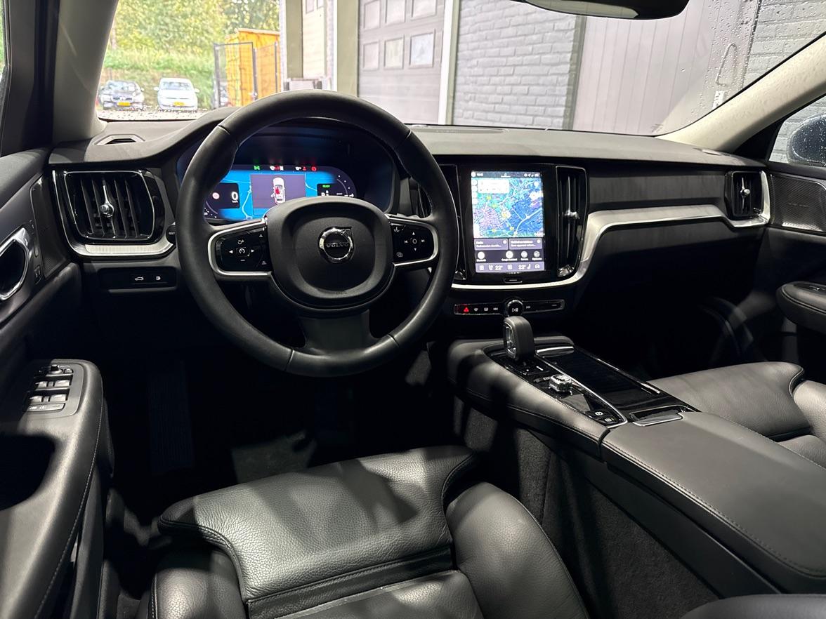 Volvo V60 T6 Plus Bright | Pilot Assist | Panoramadak | Harman/Kardon | BLIS | Keyless