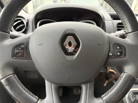 Renault Trafic 2.0 dCi 145pk T29 L2H1 Luxe DC 5 persoons / vaste prijs rijklaar € 17.950 ex btw / lease vanaf € 302 / euro 6 / bpm vrij / zwart metallic / leer / airco / cruise / navi / camera !