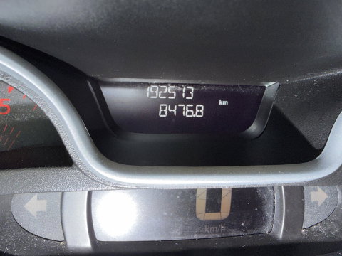 Renault Trafic 2.0 dCi 145pk T29 L2H1 Luxe DC 5 persoons / vaste prijs rijklaar € 17.950 ex btw / lease vanaf € 302 / euro 6 / bpm vrij / zwart metallic / leer / airco / cruise / navi / camera !