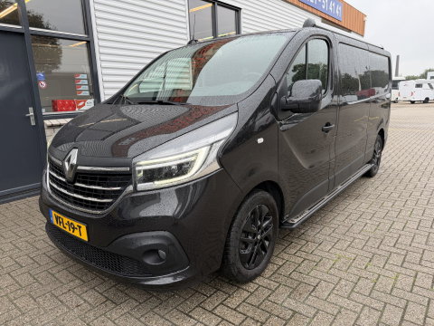 Renault Trafic 2.0 dCi 145pk T29 L2H1 Luxe DC 5 persoons / vaste prijs rijklaar € 17.950 ex btw / lease vanaf € 302 / euro 6 / bpm vrij / zwart metallic / leer / airco / cruise / navi / camera !