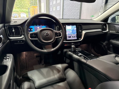 Volvo V60 T6 Plus Bright | Harman/Kardon | Trekhaak | 360° Camera | BLIS | Stoel+Stuurverwarming | Memory | Keyless | ACC