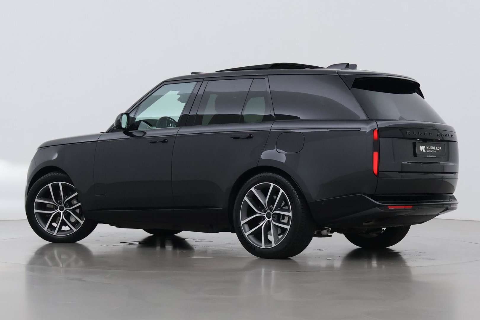 Land Rover Range Rover 3.0 P550e HSE | Meridian 3D | Shadow Exterior Pack | Massage | 360° Camera | 4-Wielbesturing | 22 Inch