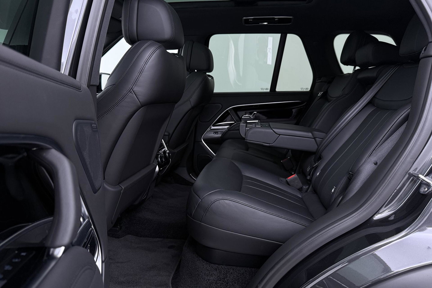 Land Rover Range Rover 3.0 P550e HSE | Meridian 3D | Shadow Exterior Pack | Massage | 360° Camera | 4-Wielbesturing | 22 Inch